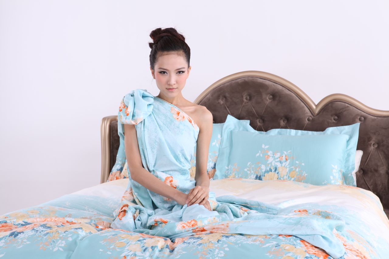 将床单裹上身,形象立刻惊艳变身的创意,制造了前所未有的"新风尚"