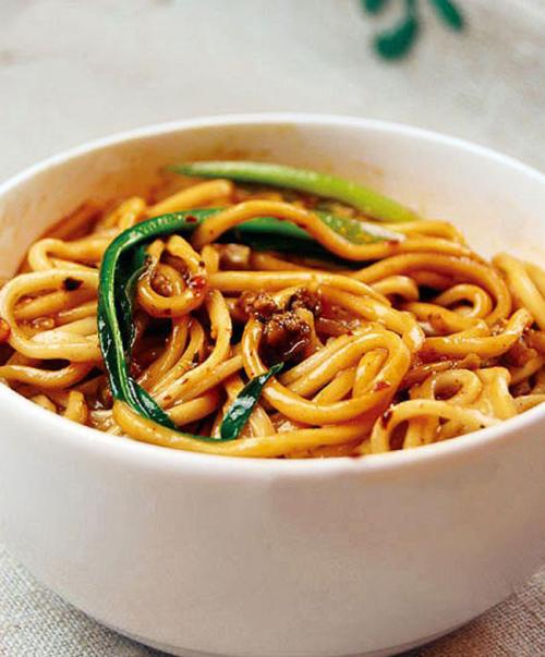 四川素椒炸酱面