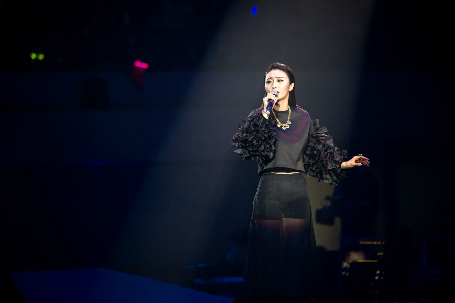 bing),1990年5月1日出生于吉林省延吉市,中国流行乐女歌手,影视演员