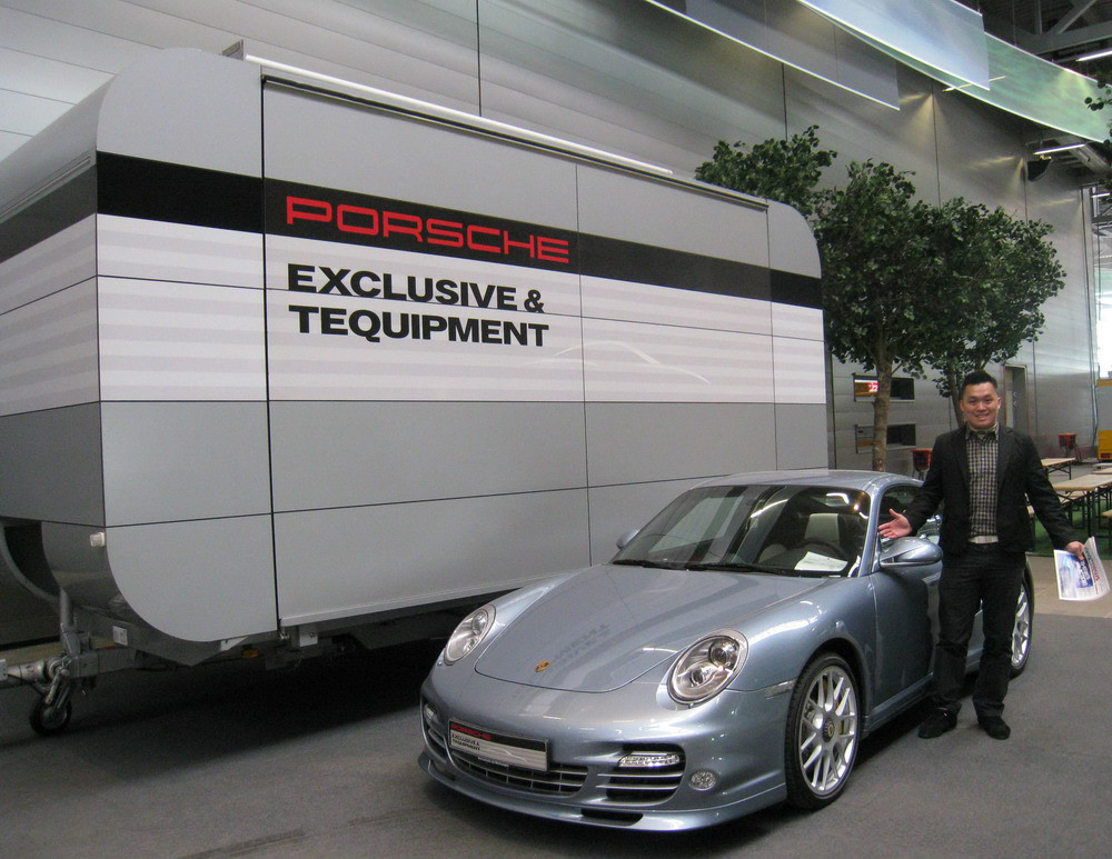 >胡奕,国际汽联认证 a target="_blank" href="/item/赛车手/3485137"