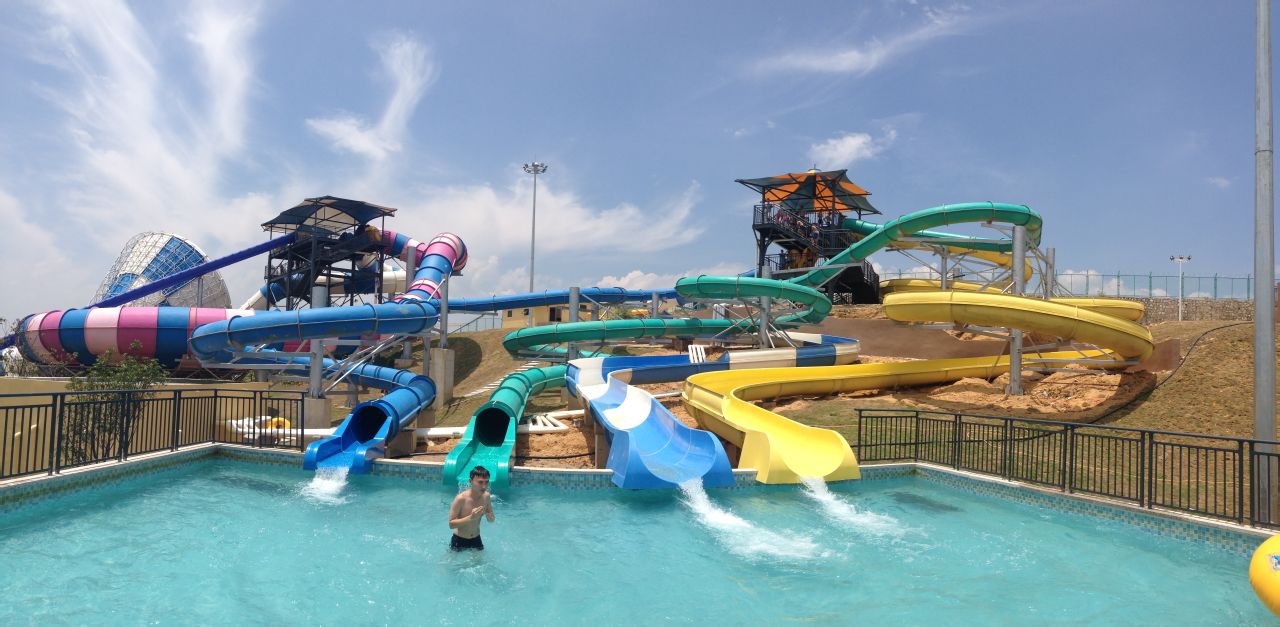  p> a href="#" data-lemmaid="4293267">罗山湖水上乐园 /a>以家庭 a