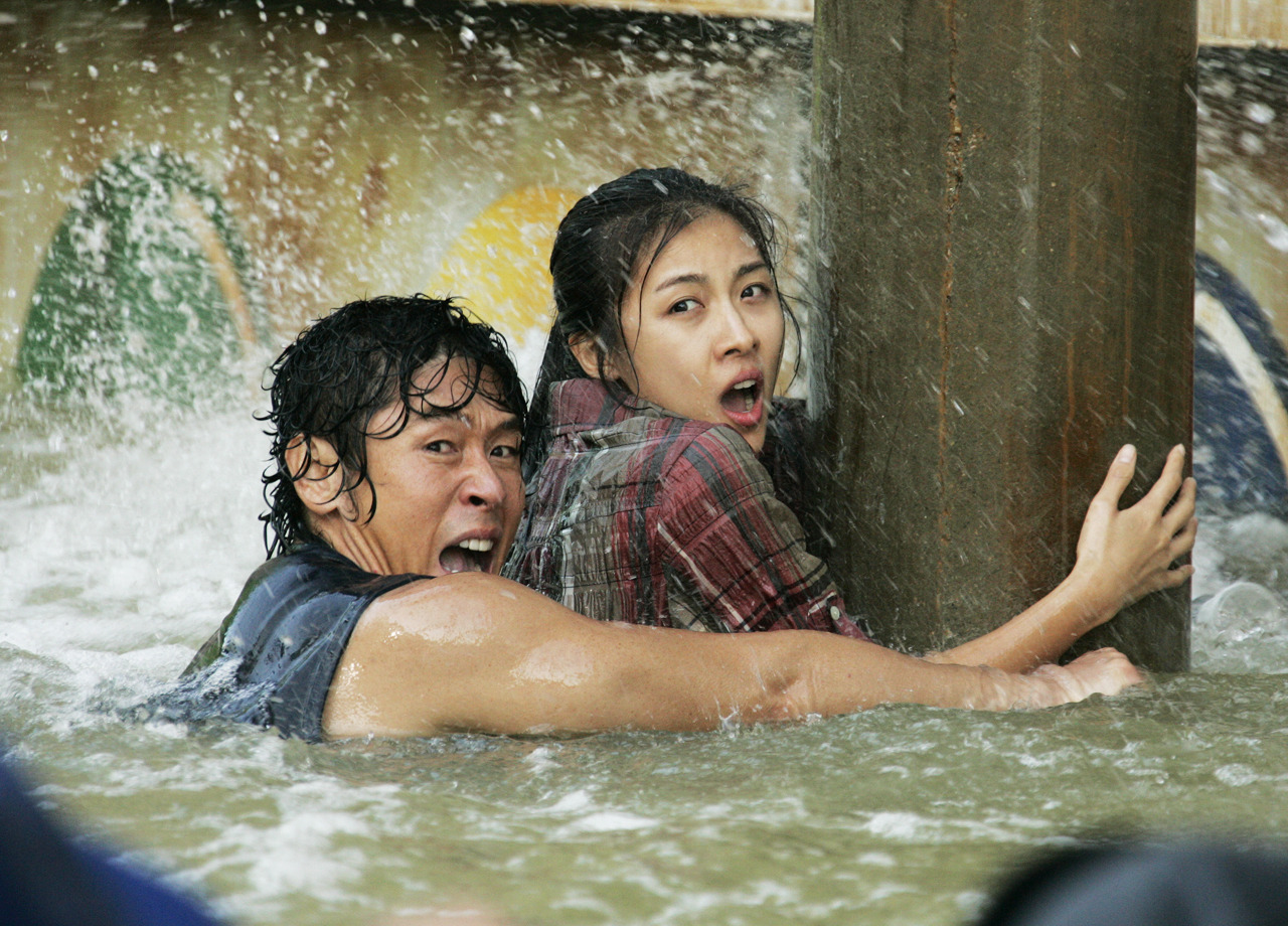  p>《海云台》是由 a href="#" data-lemmaid="6599987">尹济均 /a>