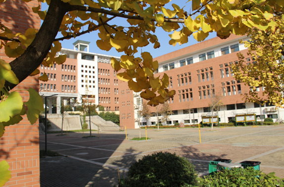  /p> p>2014年秋,华中大附中接管光谷二初,即原" a target="_blank"