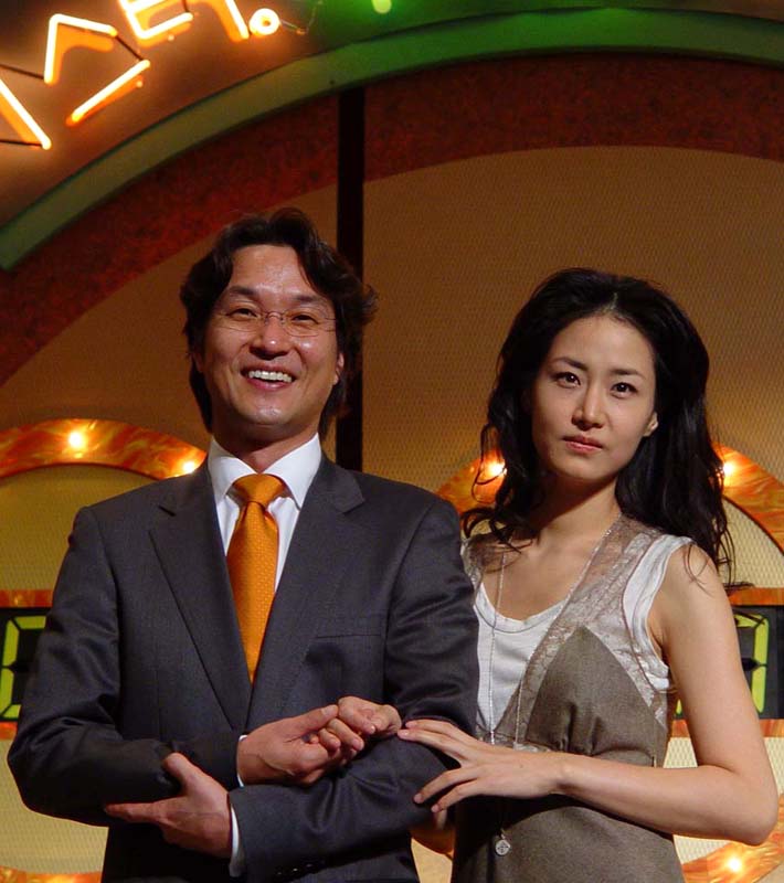  p>韩石圭,1964年11月3日出生于韩国,韩国演员,毕业于 a target="