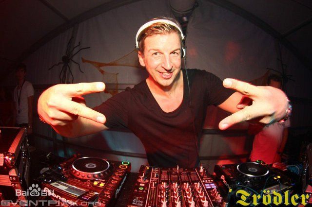  p>舞动精灵乐团 (groove coverage)是来自德国2001年创立的乐队,由