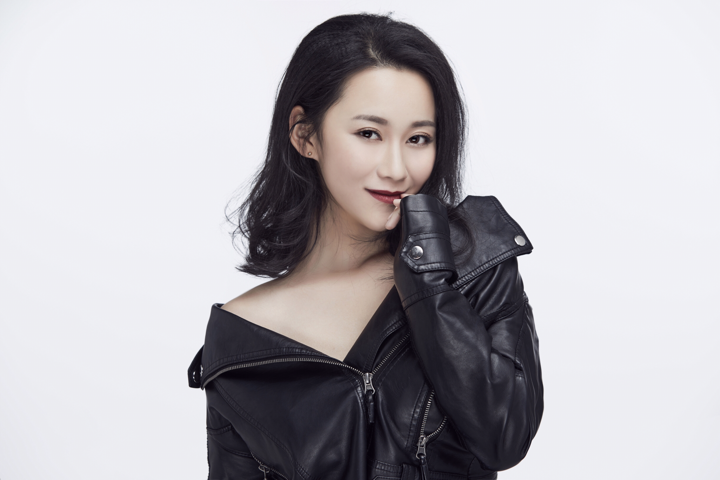  p data-id="gnbk72qs41">郭茗苑,中国青年女演员.