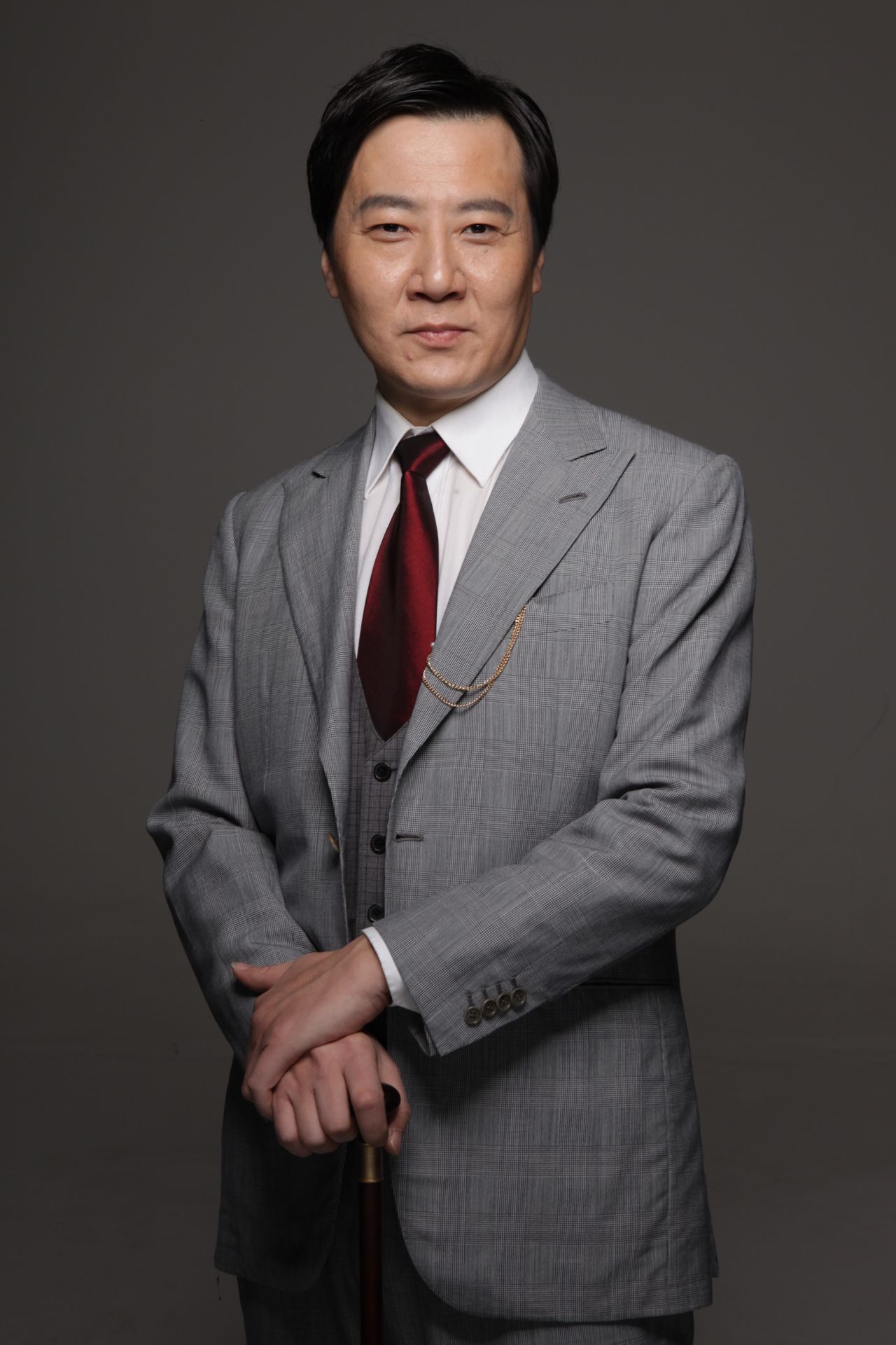  p data-id="gncq1i8naz">冯晖,1969年10月5日出生于陕西省西安市