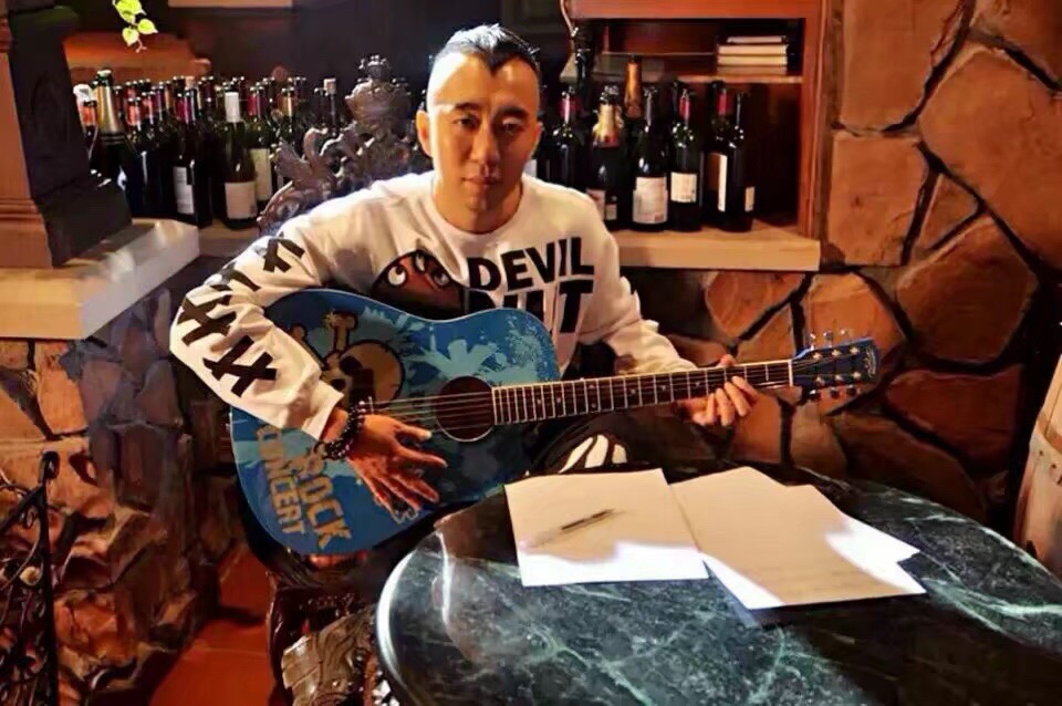 qzeu">马博,男,1984年3月16日出生,策划人,音乐制作人,中国内地男歌手