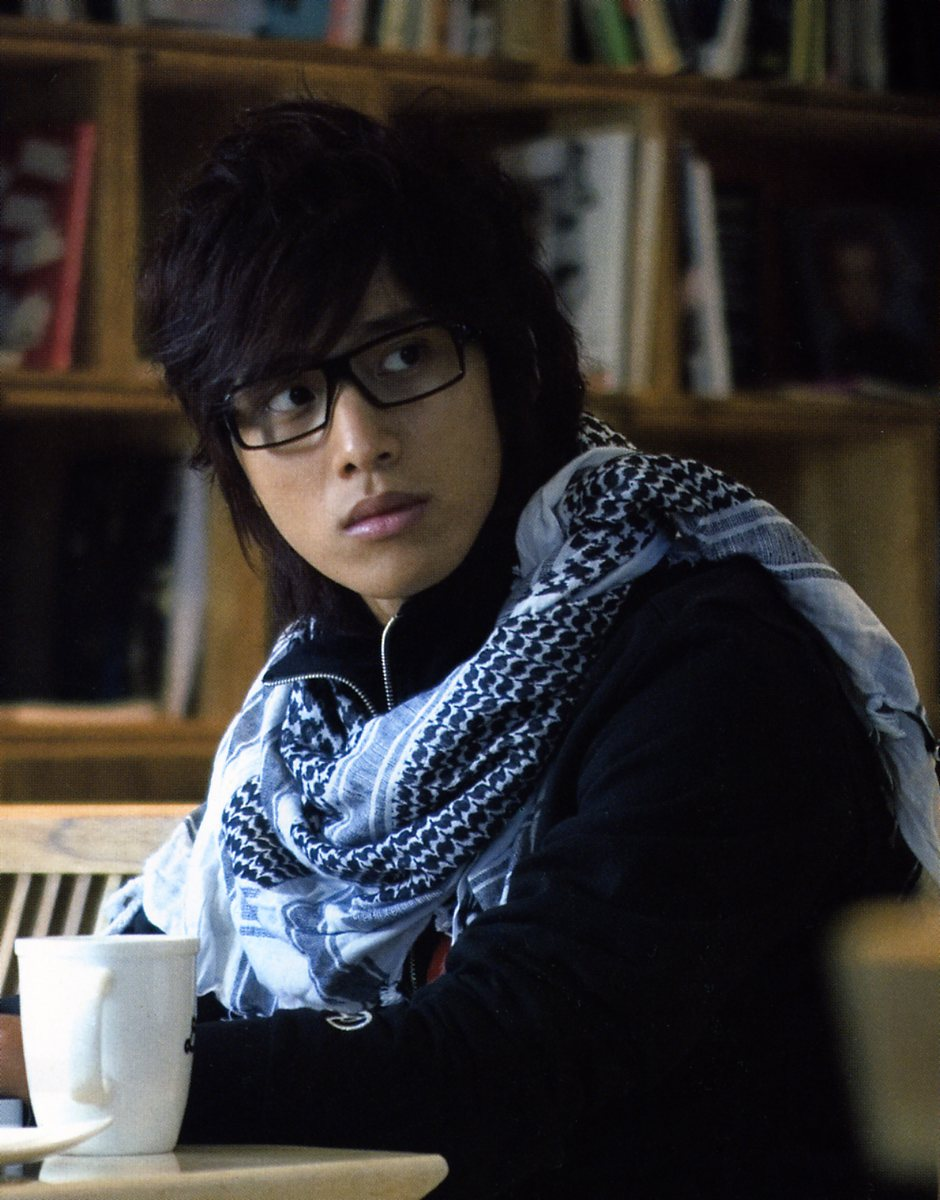  p>李莞(lee wan),本名"金亨洙",韩国男演员.