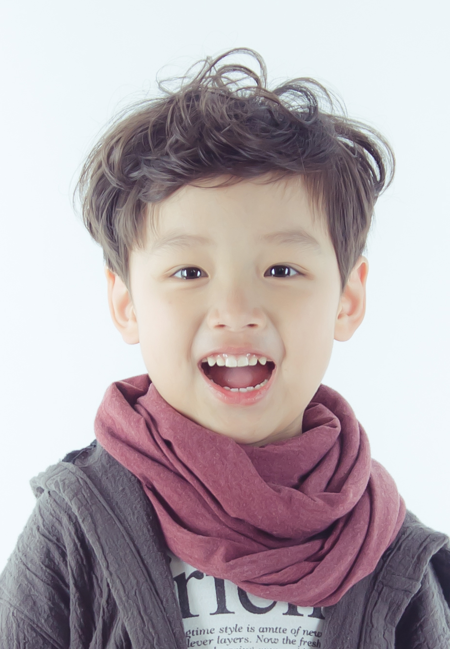  p data-id="gnbifitqod">陈俊宇,中国内地影视男演员,童星.