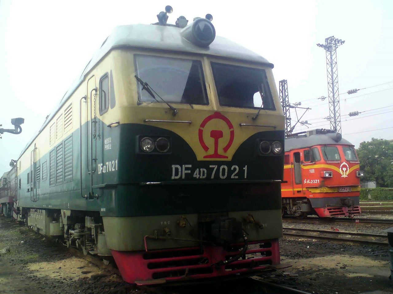  p> b>东风4d型内燃机车 /b>(df4d),是 a target="_blank" href="