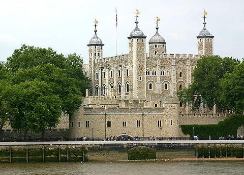  p>伦敦塔 i>(tower of london) /i>,是英国 a target="_blank" href=