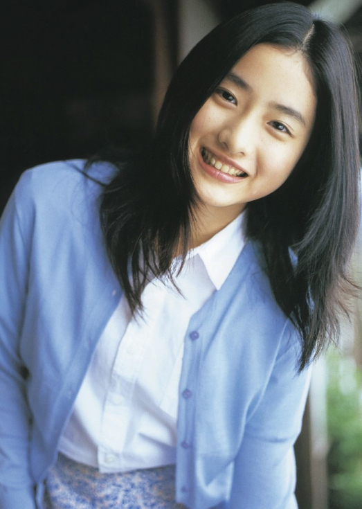  p>石原里美,1986年12月24日出生于日本东京都,日本女演员,主持人.