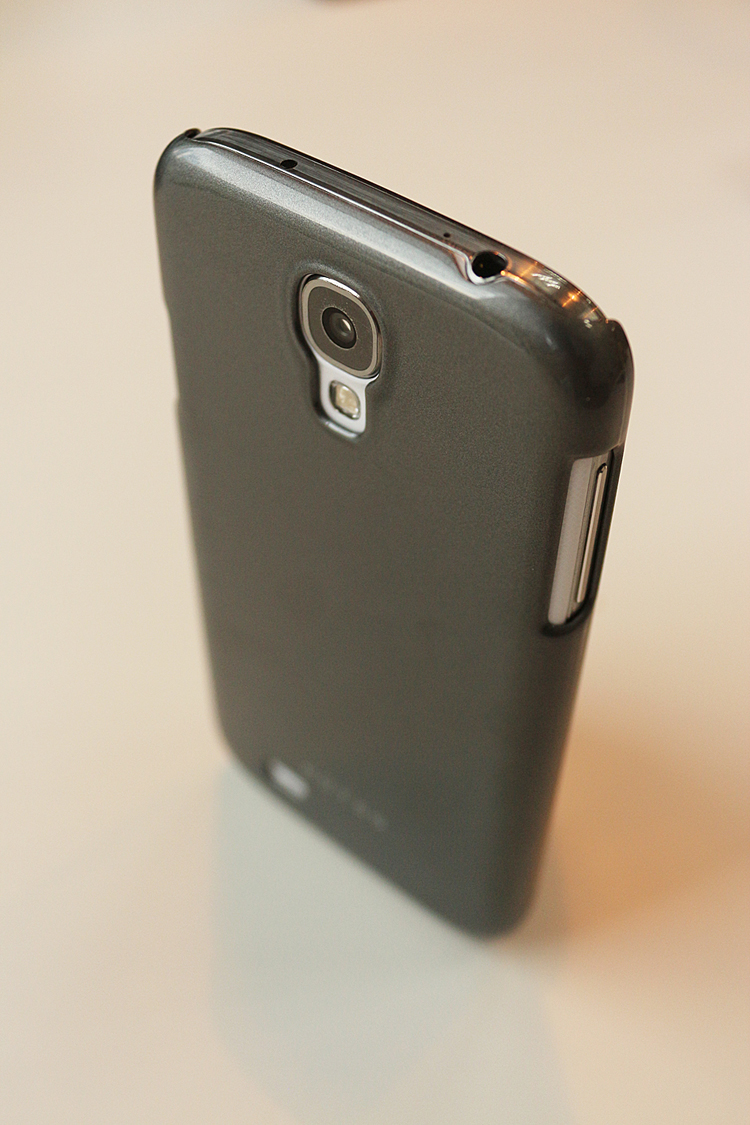  p>所谓手机配件毫无疑问指的是手机使用时所用的直接关连的附件,也就