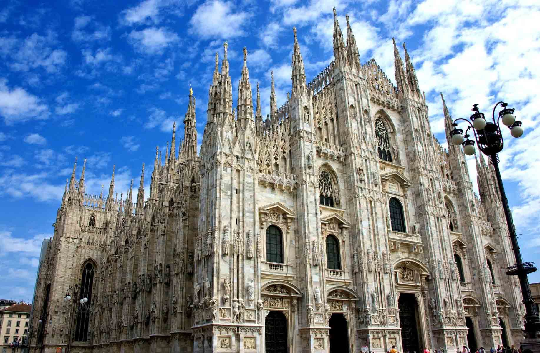  p>米兰大教堂(duomo di milano),意大利著名的 a target="_blank"
