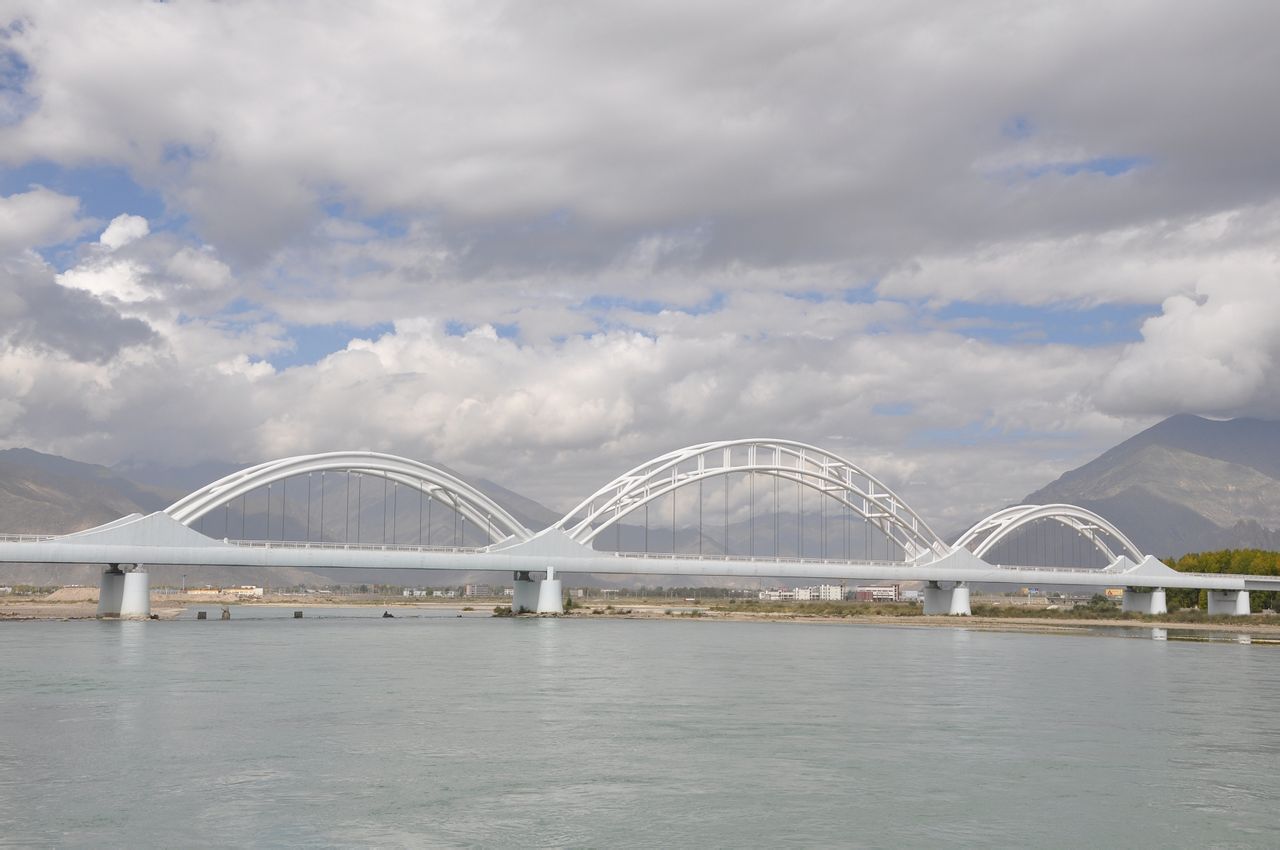 拉萨大桥