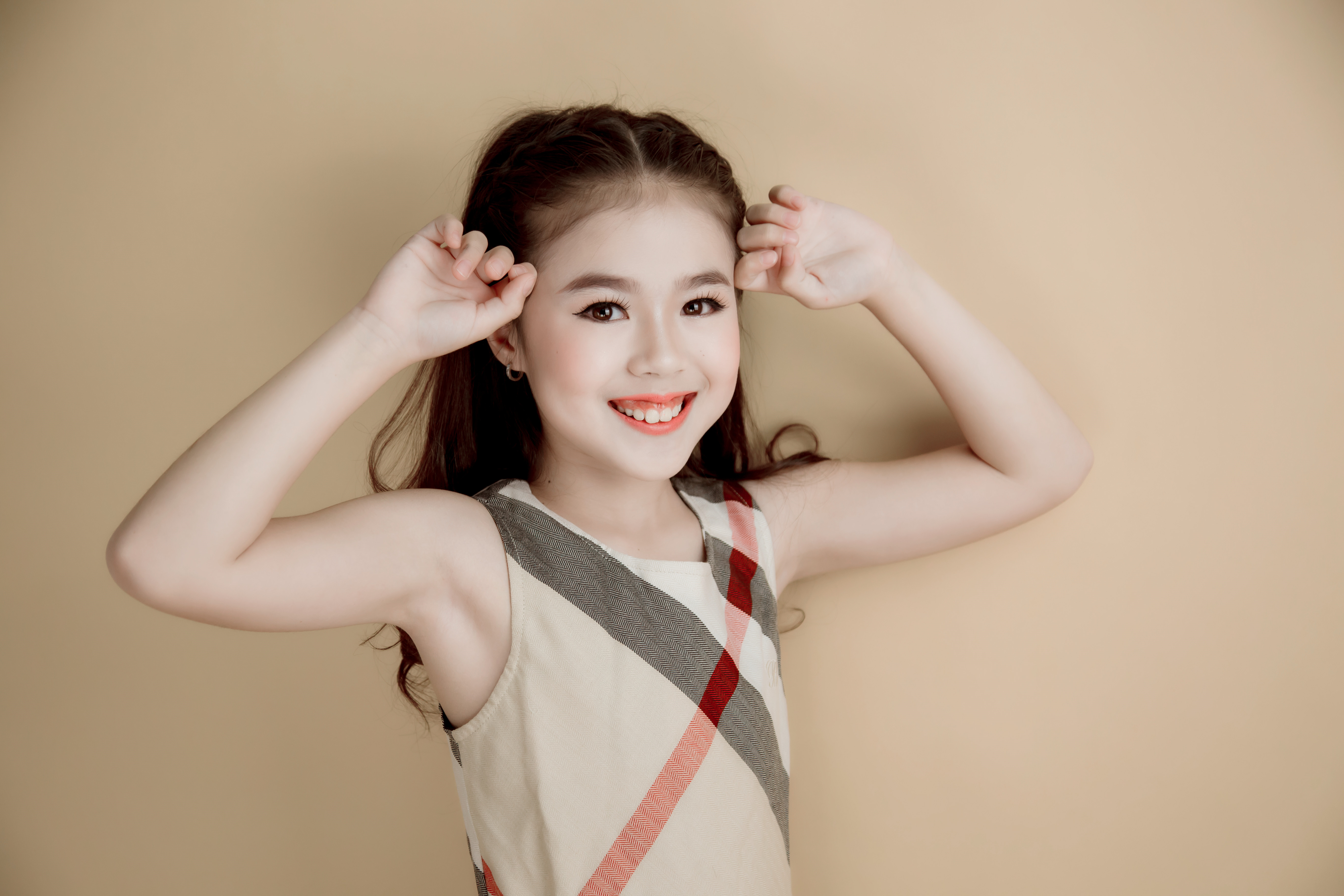  p>曾凯恬,小名恬恬,中美混血儿,童星,2005年3月30日出生于 a target=