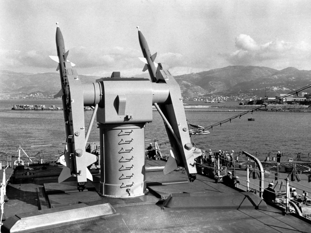  p>红旗-61防空导弹(英文:hq-61 anti-aircraft missile),是20世纪60