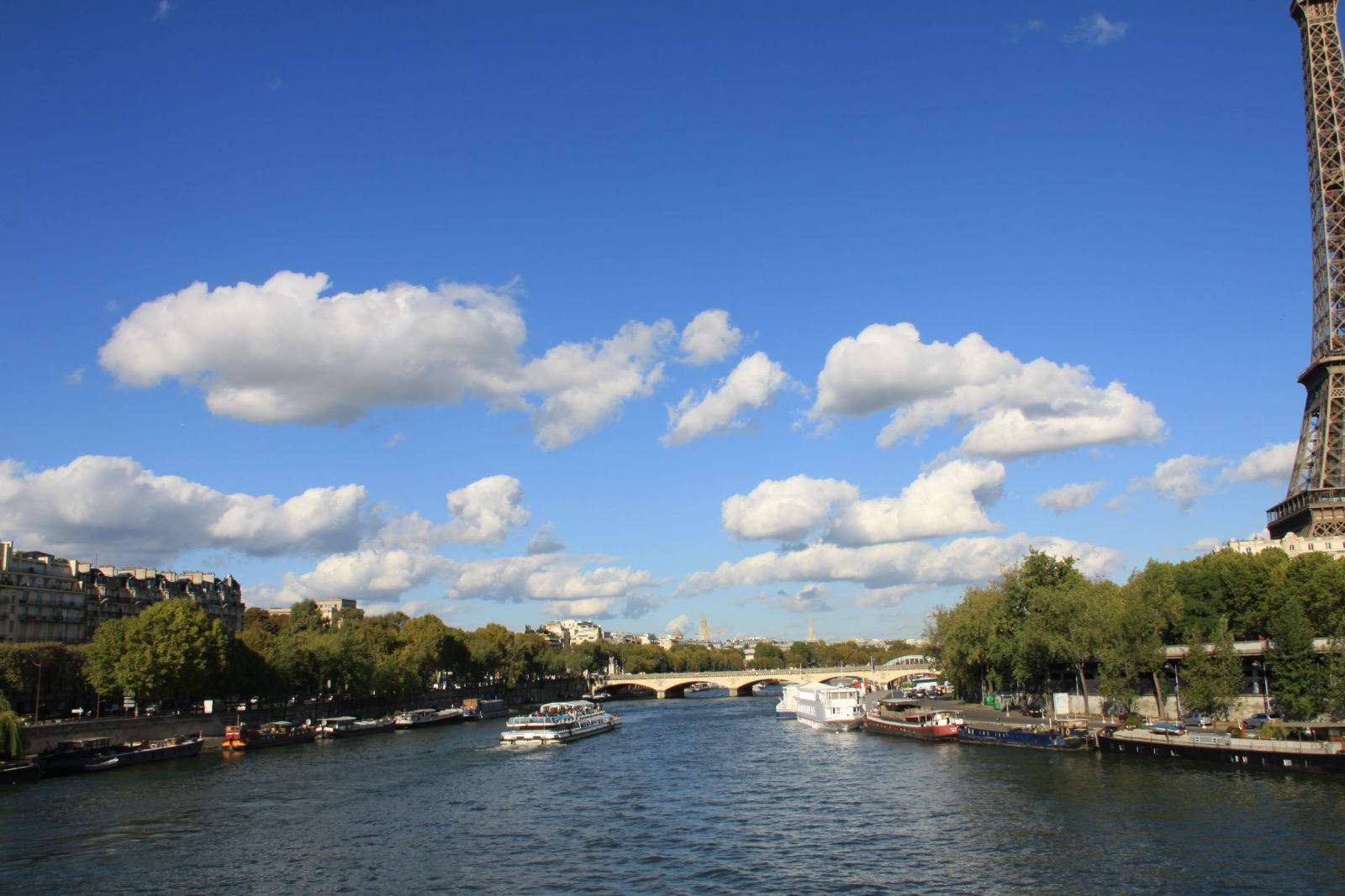  p>塞纳河(seine river),是法国北部大河,全长776.