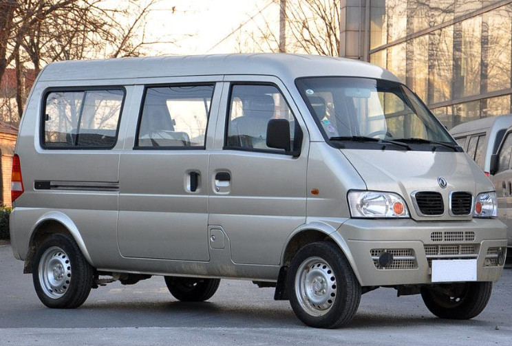 0lmt标准型,是一款东风汽车,车身重1050. /p>