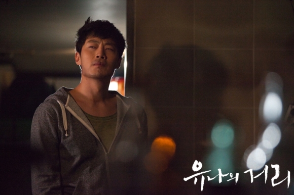 的街》为韩国有线收费台jtbc自2014年5月19日起播出的月火迷你连续剧