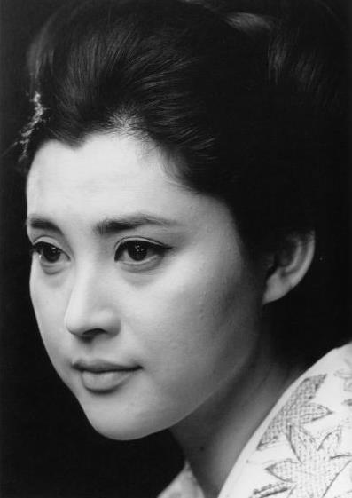 冈田茉莉子