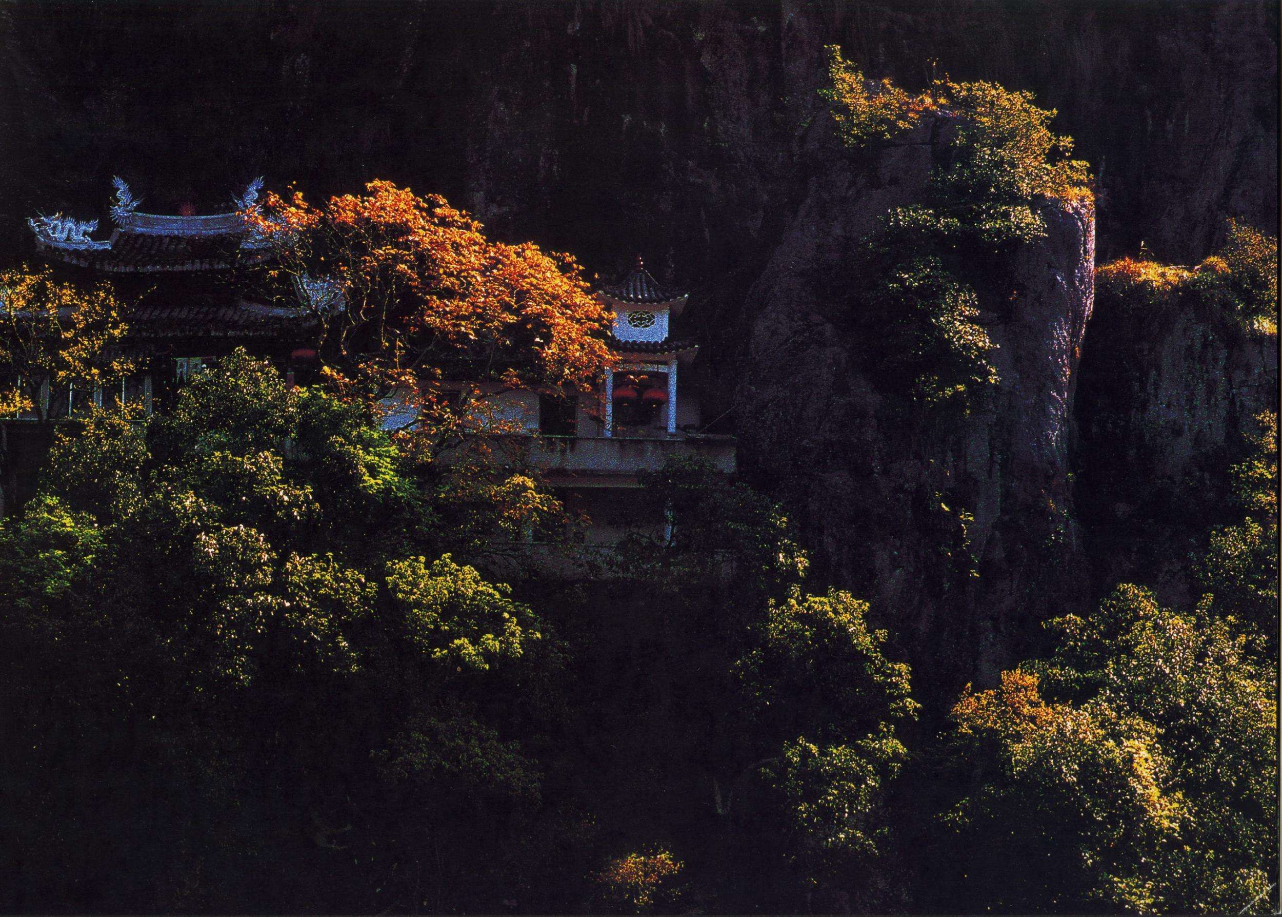  p data-id="gnwnl7fe7t">太平岩景区位于楠溪江的中下游,即楠溪江