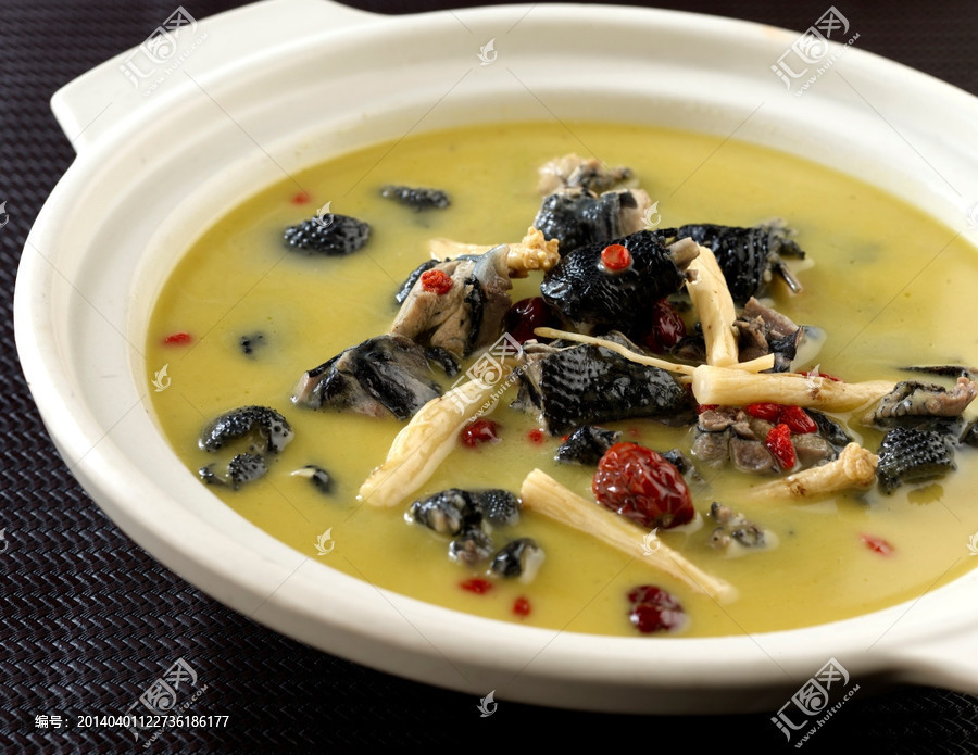  p>乌鸡莲面,主要食材: /p> p>1,猫耳面300克, a target="_blank"