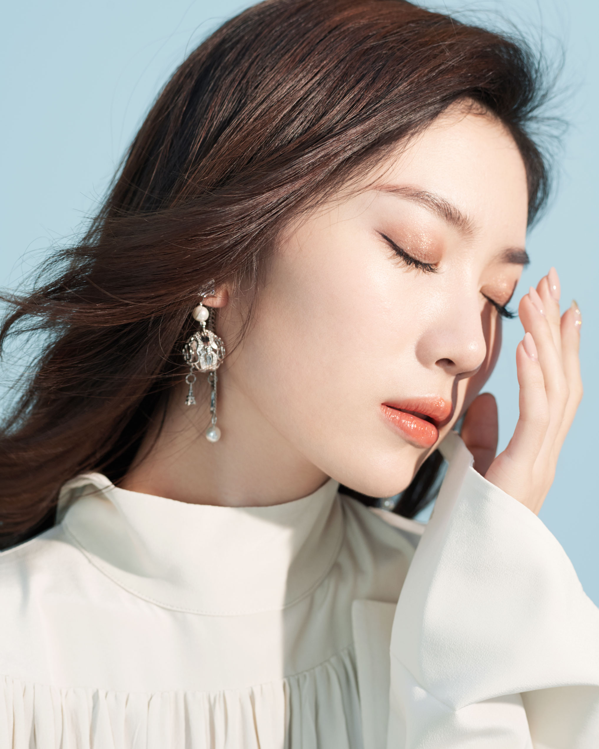  p>辛嘉宝,中国内地女主持人,毕业于 a target="_blank" href="/item