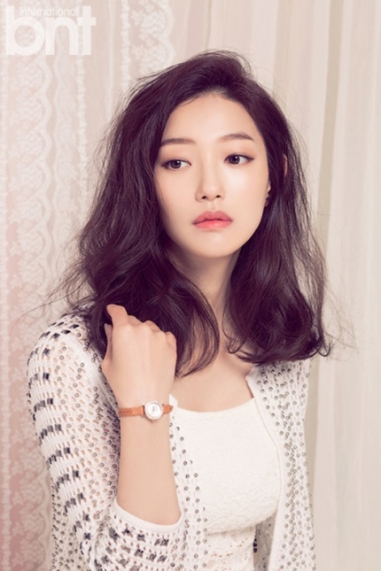  p data-id="gncn3n2iwy">李艾儿(      ,lee el),原名金智贤