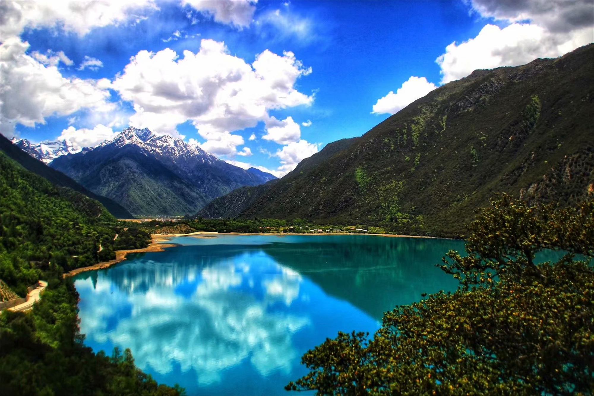 林芝巴松措景区
