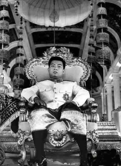 语:                                     ,罗马化:norodom sihanouk