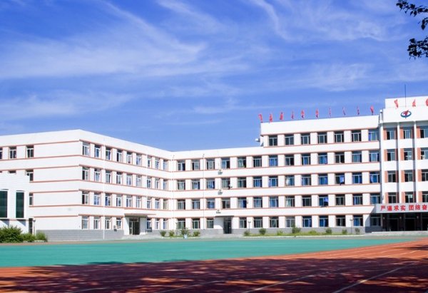  p>沈阳市第七中学建立于1907年,是一所享誉盛名的公立初中,分为主校