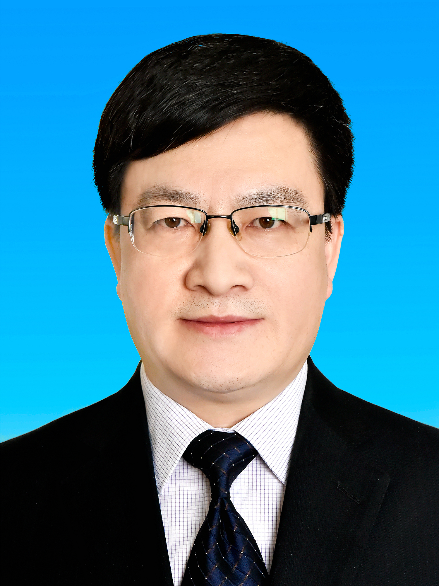  p data-id="gnaq9uitj6">李云,男,汉族,中共