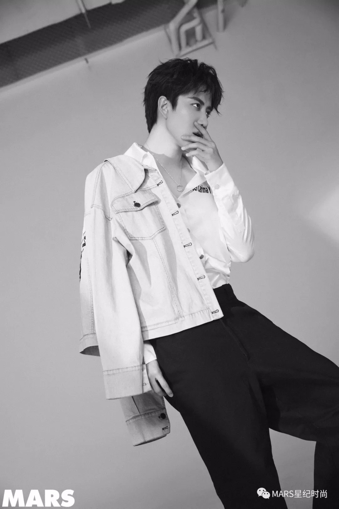  p>披拉·尼迪裴善官(mike),1989年12月19日出生于泰国,泰国流行乐男