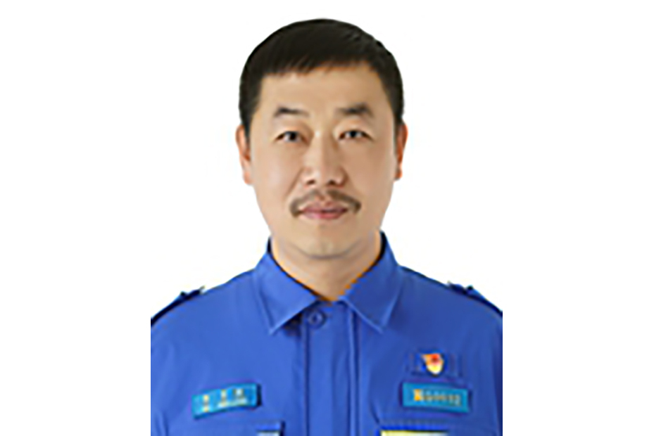  p>白文龙,男,1973年3月生,中共党员,现任河北省张家口农商银行洋河