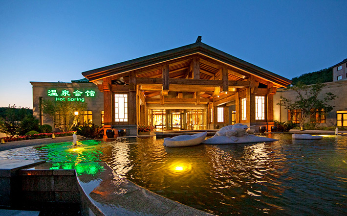 data-id="gnwsjmxihn">大连金石唐风温泉会馆位于大连金石滩国家5a级