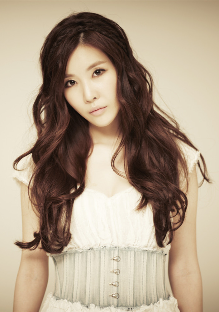 女子组合 a target="_blank" href="/item/davichi">davichi /a>队长