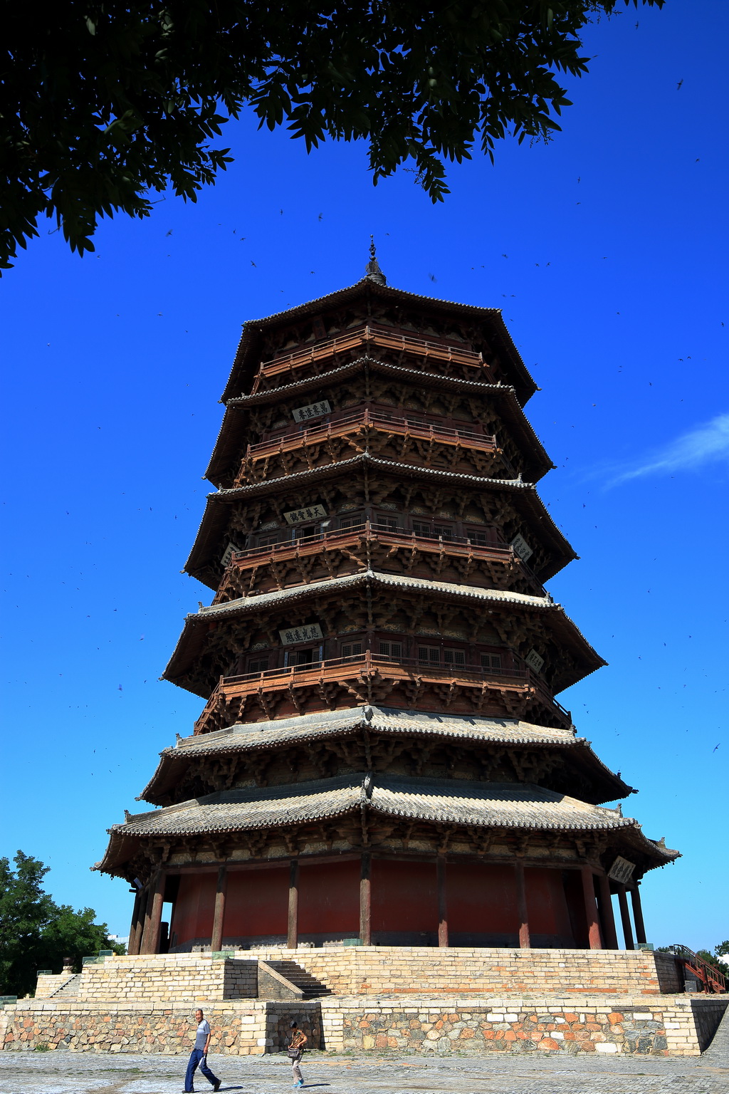  p>辽塔是对辽代佛塔类建筑的统称,又称作辽朝古塔,辽代佛塔等.