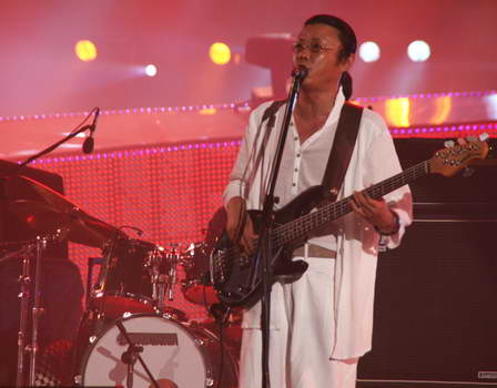 ">原名子曰乐队, /span>中国内地摇滚乐队,由主唱/贝司秋野,吉他汶麟