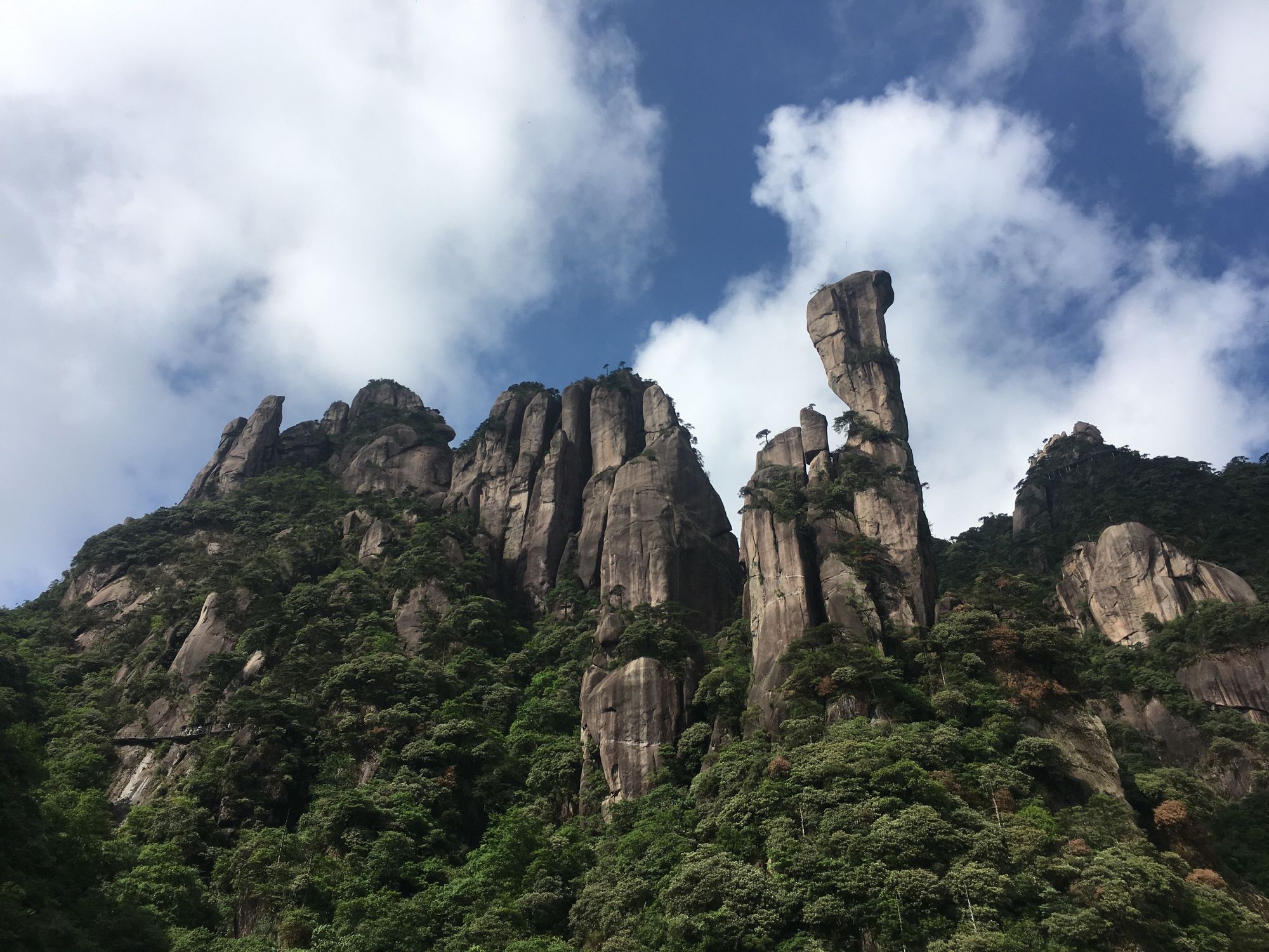  p data-id="gn5p28bhez">驼峰景区全名骆驼峰,国家2a级景区,位于 a