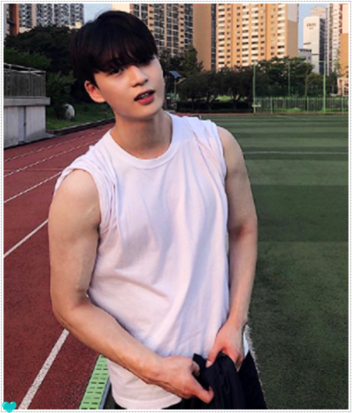  p>金江珉(         ),1995年8月17日出生于