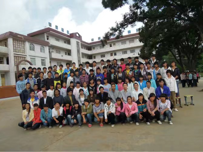 威宁县哲觉中学