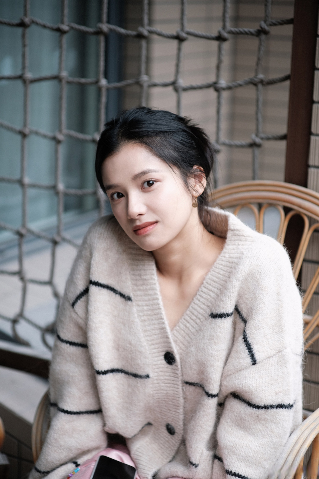 张婧仪 (장정의) - Zhang Jingyi headshot