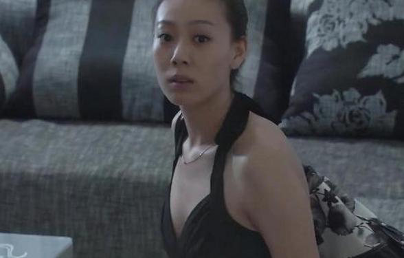 ">李青,电视剧《 a target="_blank" href="/item/温柔的谎言/10699"