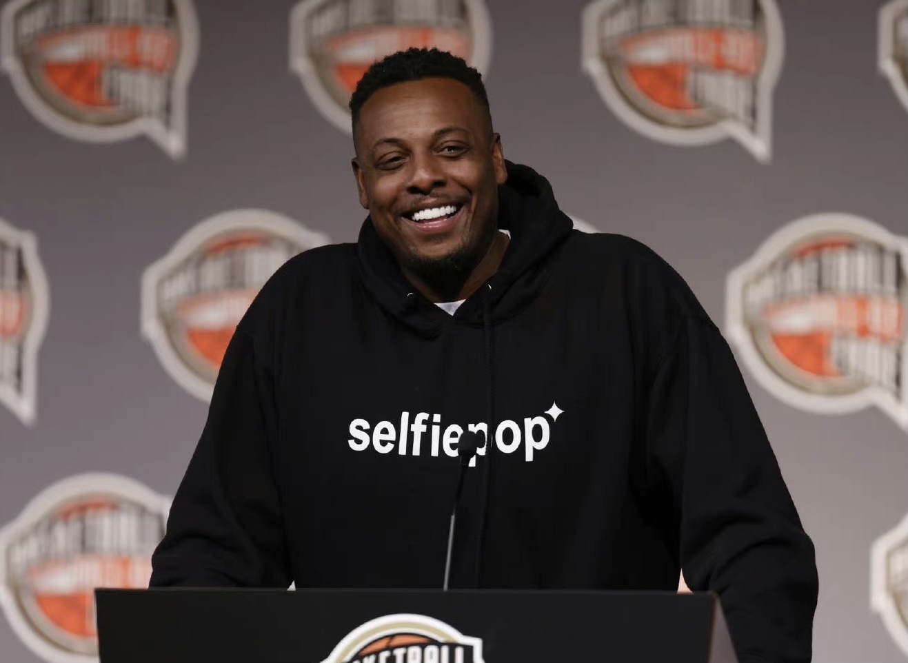  p>保罗·皮尔斯(paul pierce),1977年10月13日出生于 a target="