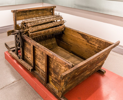  p data-id="gnb7zsejd3">打稻机,一种简式水稻脱粒机.