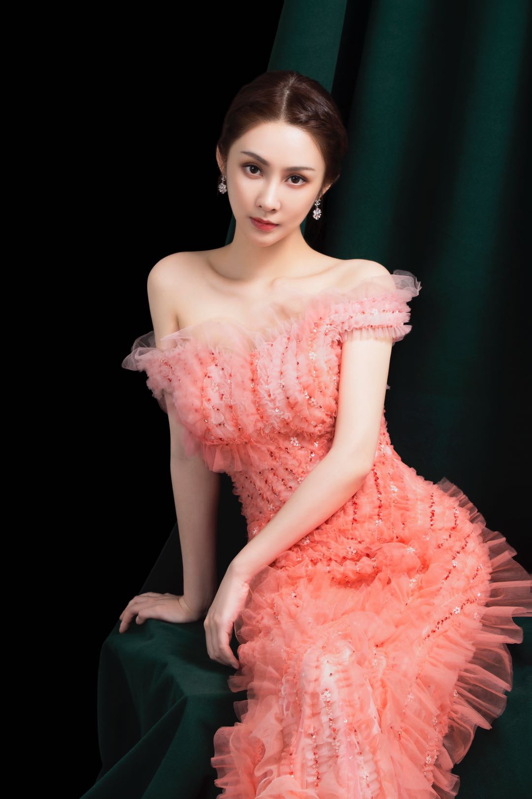 林籽(icey),原名范凌子,1995年9月5日出生于