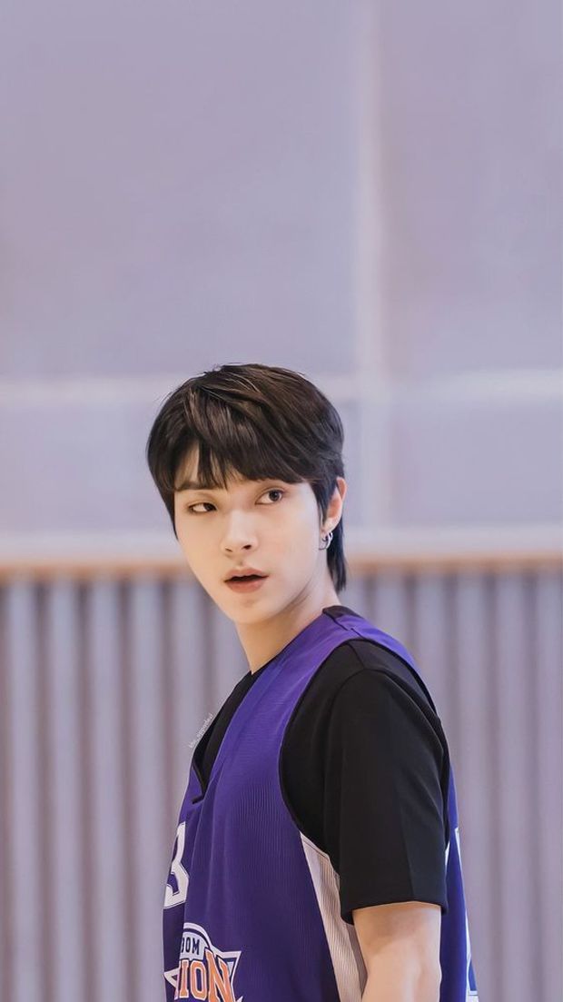  p>黄寅烨,1991年1月19日出生于韩国,毕业于菲律宾达沃女子大学(pwcd)