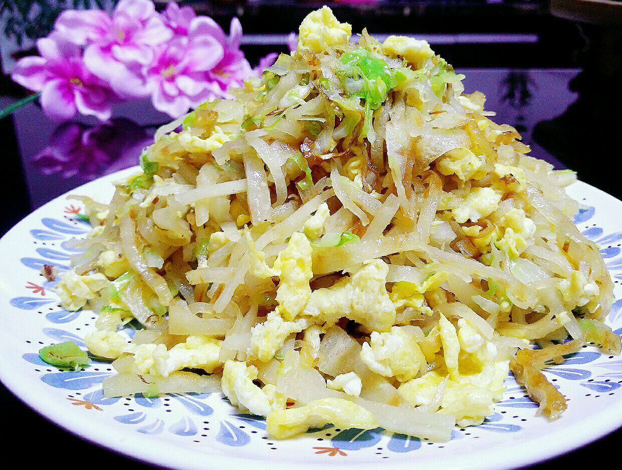 鸡蛋白菜炒饼丝